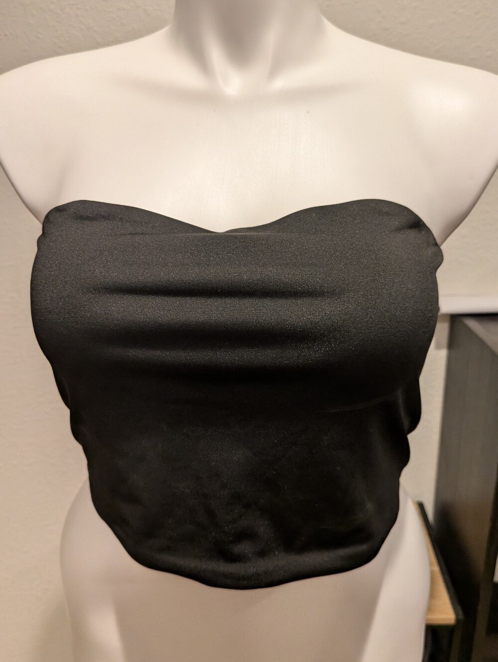 Eloquii Black Strapless Satin Tube Crop Top - 20